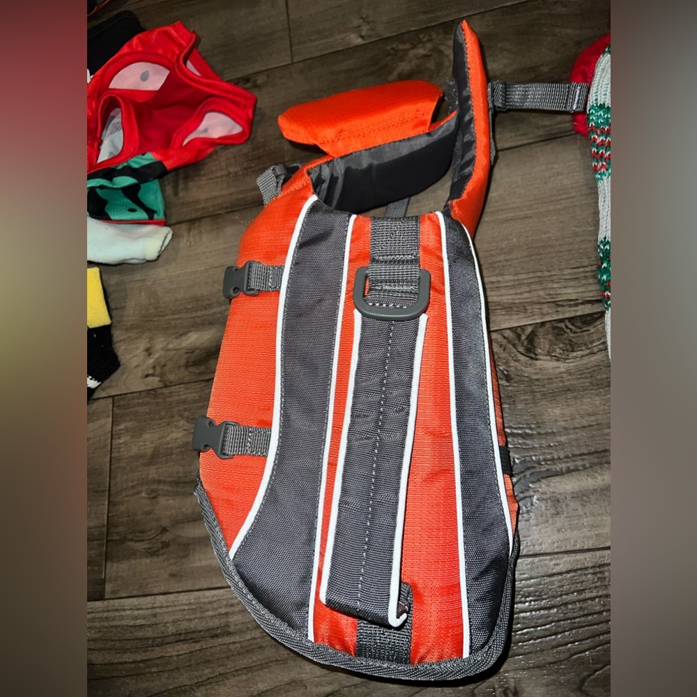 XS dog life jacket